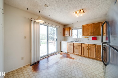 1030 106 Street, Edmonton, AB - Indoor Photo Showing Kitchen
