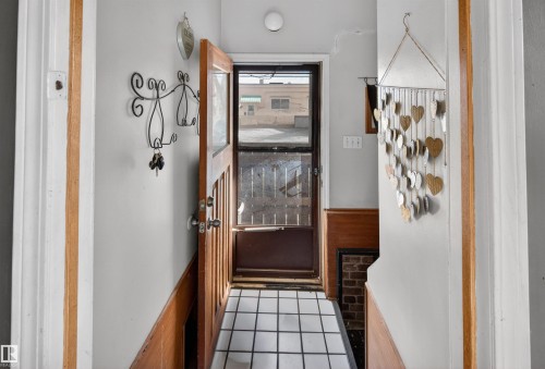 6402 106 Street Nw, Edmonton, AB - Indoor Photo Showing Other Room