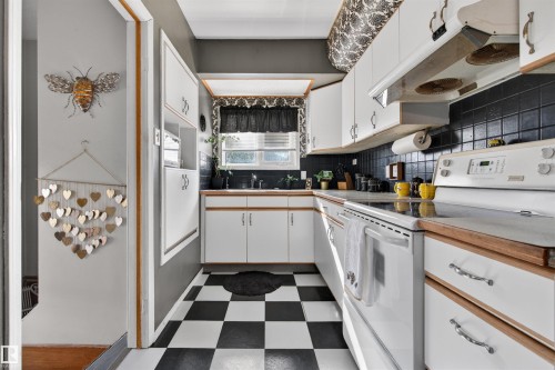 6402 106 Street Nw, Edmonton, AB - Indoor Photo Showing Kitchen