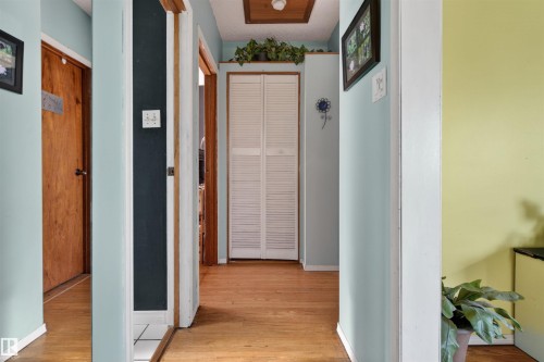 6402 106 Street Nw, Edmonton, AB - Indoor Photo Showing Other Room