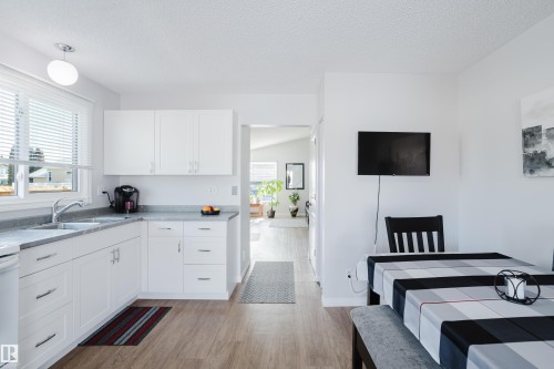 6 Kiniski Crescent, Edmonton, AB - Indoor