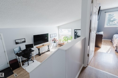 6 Kiniski Crescent, Edmonton, AB - Indoor Photo Showing Office