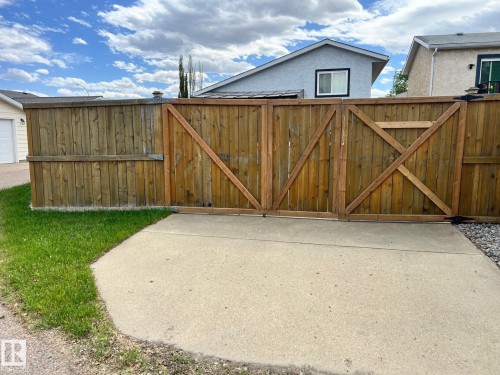 6 Kiniski Crescent, Edmonton, AB - Outdoor