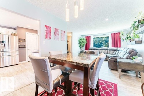 7012 44 Avenue, Edmonton, AB - Indoor Photo Showing Dining Room