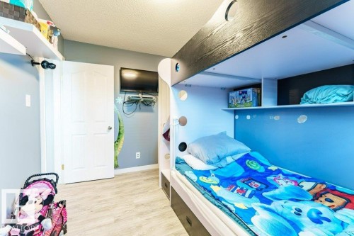 7012 44 Avenue, Edmonton, AB - Indoor Photo Showing Bedroom