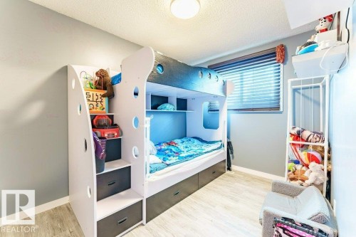 7012 44 Avenue, Edmonton, AB - Indoor Photo Showing Bedroom