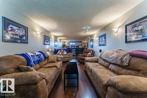 7012 44 Avenue, Edmonton, AB - Indoor Photo Showing Living Room