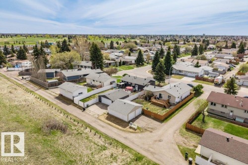 7012 44 Avenue, Edmonton, AB - Outdoor With View
