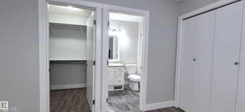 408 Jennings Bay, Edmonton, AB - Indoor Photo Showing Bathroom