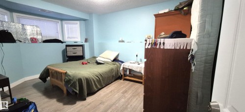 408 Jennings Bay, Edmonton, AB - Indoor Photo Showing Bedroom