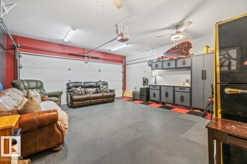 62 La Costa Fairway Close, Stony Plain, AB - Indoor Photo Showing Garage