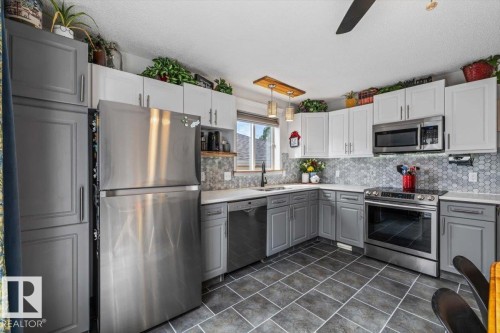 62 La Costa Fairway Close, Stony Plain, AB - Indoor Photo Showing Kitchen