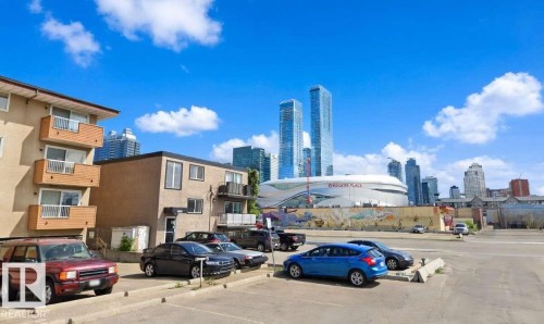 B2 10620 104 Street, Edmonton, AB - Outdoor