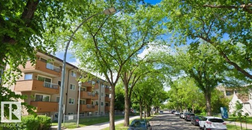 B2 10620 104 Street, Edmonton, AB - Outdoor