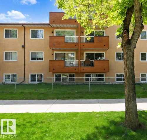 B2 10620 104 Street, Edmonton, AB - Outdoor