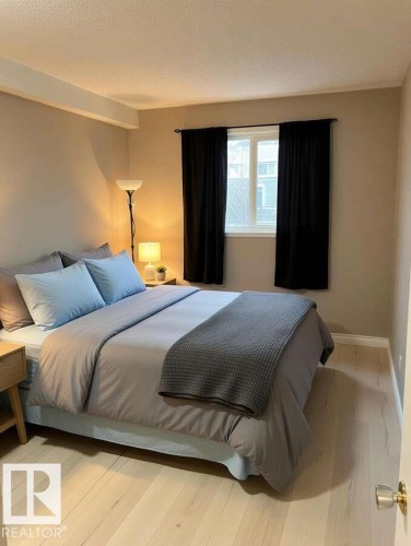 B2 10620 104 Street, Edmonton, AB - Indoor Photo Showing Bedroom