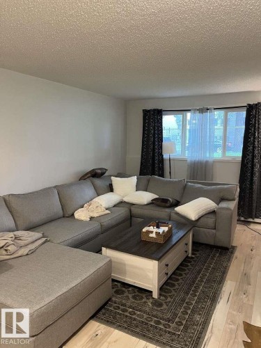 B2 10620 104 Street, Edmonton, AB - Indoor Photo Showing Living Room