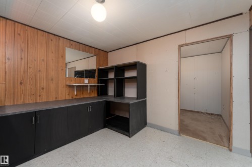 3711 118 Street, Edmonton, AB - Indoor