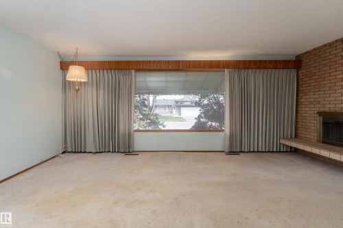 3711 118 Street, Edmonton, AB - Indoor With Fireplace