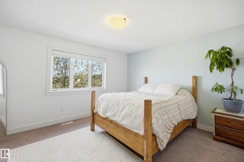 140 Allard Way, Fort Saskatchewan, AB - Indoor Photo Showing Bedroom
