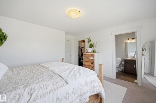 140 Allard Way, Fort Saskatchewan, AB - Indoor Photo Showing Bedroom