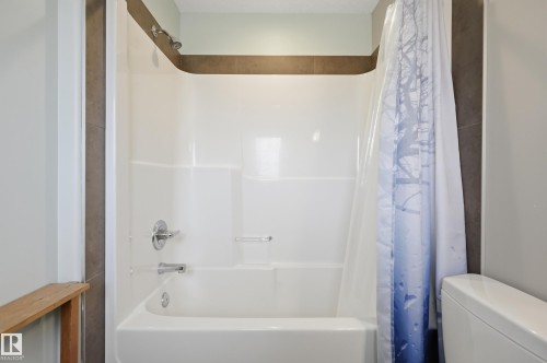 140 Allard Way, Fort Saskatchewan, AB - Indoor Photo Showing Bathroom
