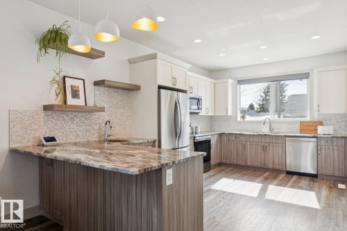 3813 111 Avenue, Edmonton, AB - Indoor Photo Showing Kitchen With Upgraded Kitchen