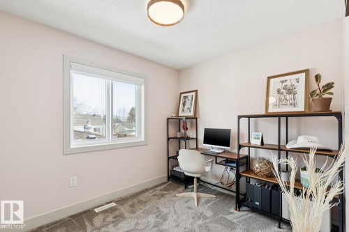 3813 111 Avenue, Edmonton, AB - Indoor Photo Showing Office