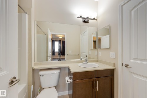 317 6083 Maynard Way, Edmonton, AB - Indoor Photo Showing Bathroom