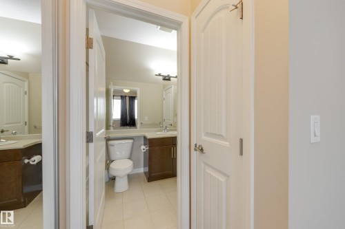 317 6083 Maynard Way, Edmonton, AB - Indoor Photo Showing Bathroom