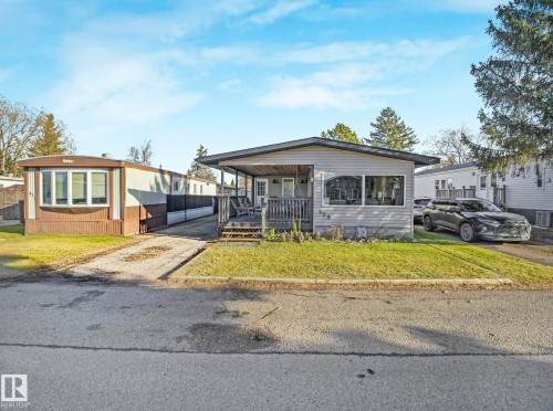 429 Westview Close, Edmonton, AB - Outdoor