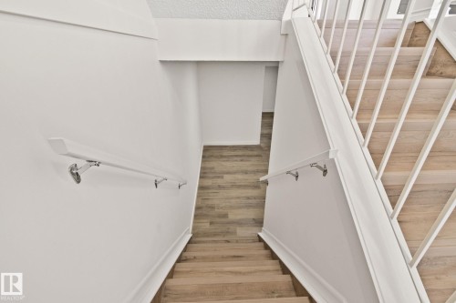 22 9703 174 Street Nw, Edmonton, AB - Indoor Photo Showing Other Room
