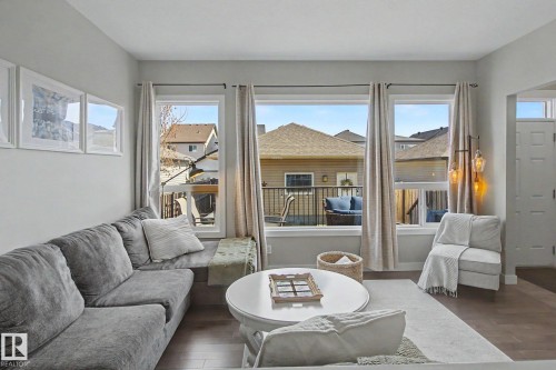 7363 179 Avenue, Edmonton, AB - Indoor Photo Showing Living Room