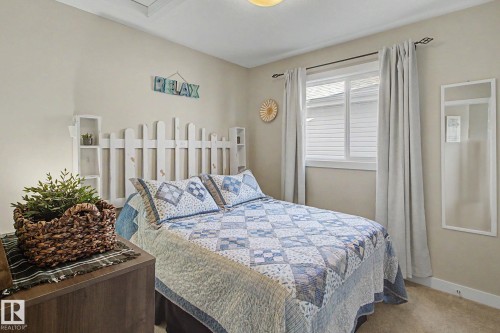 7363 179 Avenue, Edmonton, AB - Indoor Photo Showing Bedroom