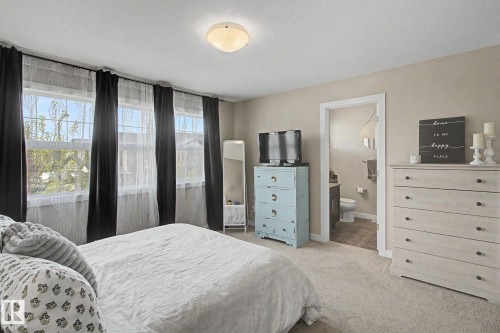 7363 179 Avenue, Edmonton, AB - Indoor Photo Showing Bedroom
