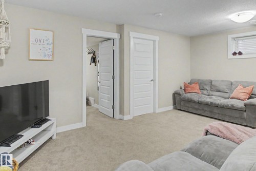 7363 179 Avenue, Edmonton, AB - Indoor Photo Showing Living Room