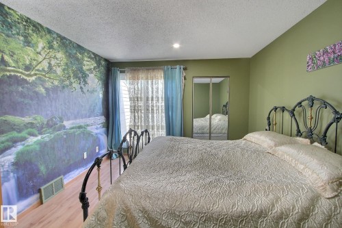 230 Chateau Place, Edmonton, AB - Indoor Photo Showing Bedroom