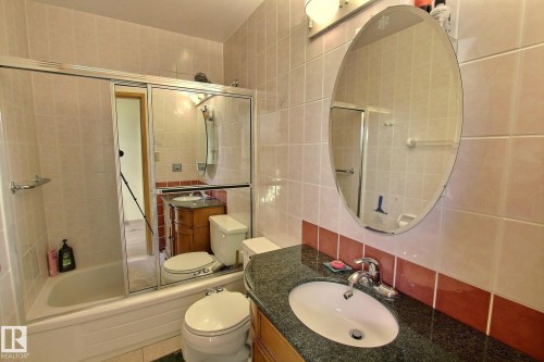 230 Chateau Place, Edmonton, AB - Indoor Photo Showing Bathroom