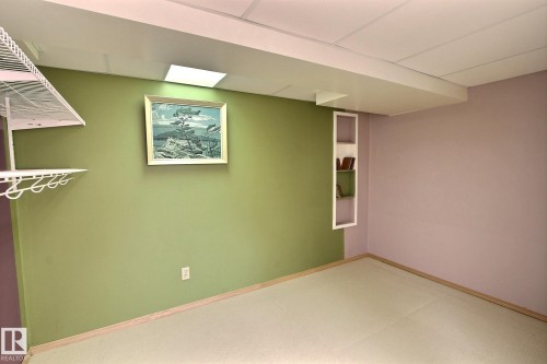 230 Chateau Place, Edmonton, AB - Indoor Photo Showing Other Room