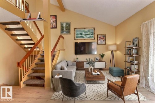 230 Chateau Place, Edmonton, AB - Indoor Photo Showing Other Room
