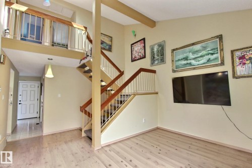 230 Chateau Place, Edmonton, AB - Indoor Photo Showing Other Room