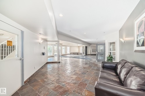 412 4312 139 Avenue, Edmonton, AB - Indoor