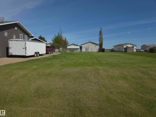 40 Woodbend Crescent, Warburg, AB 