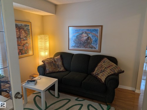 1870 111A Street, Edmonton, AB - Indoor Photo Showing Living Room