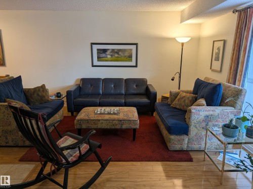 1870 111A Street, Edmonton, AB - Indoor Photo Showing Living Room