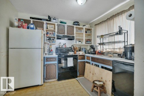 4409 42B Avenue, Leduc, AB - Indoor Photo Showing Kitchen