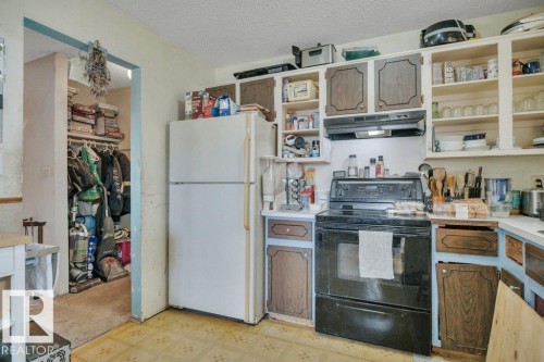 4409 42B Avenue, Leduc, AB - Indoor Photo Showing Kitchen