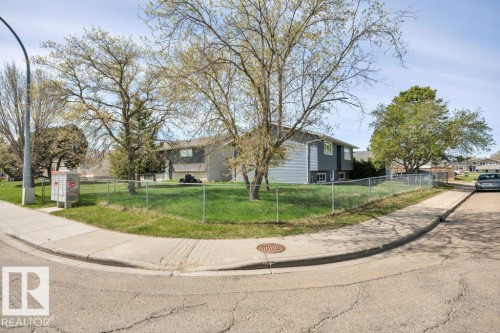4409 42B Avenue, Leduc, AB - Outdoor