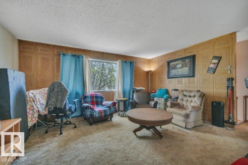4409 42B Avenue, Leduc, AB - Indoor Photo Showing Living Room
