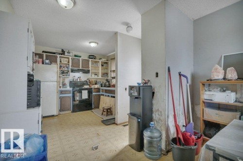4409 42B Avenue, Leduc, AB - Indoor